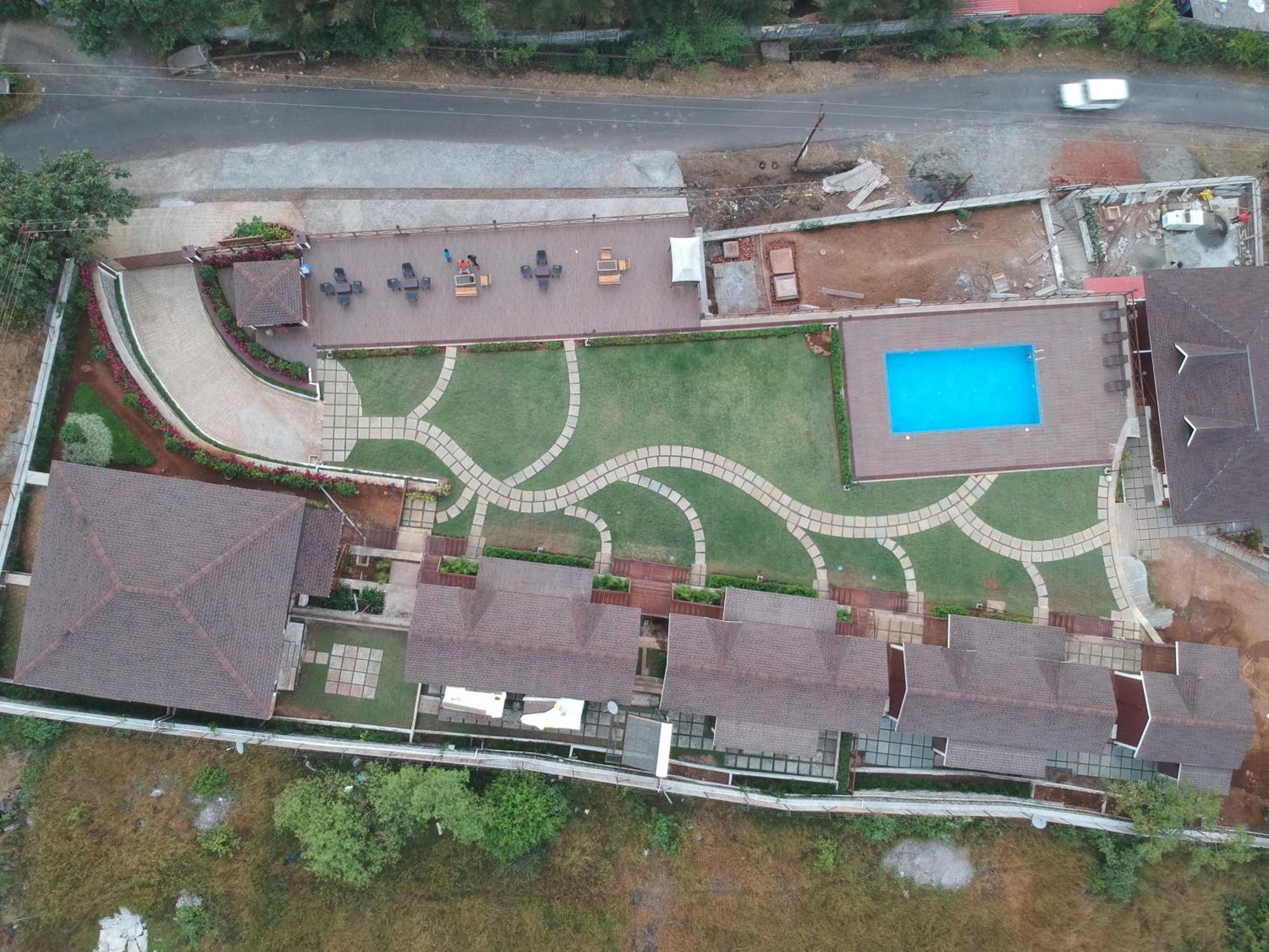 Green Velvet Resort-Near Pawna Lake Lonavala Bagian luar foto