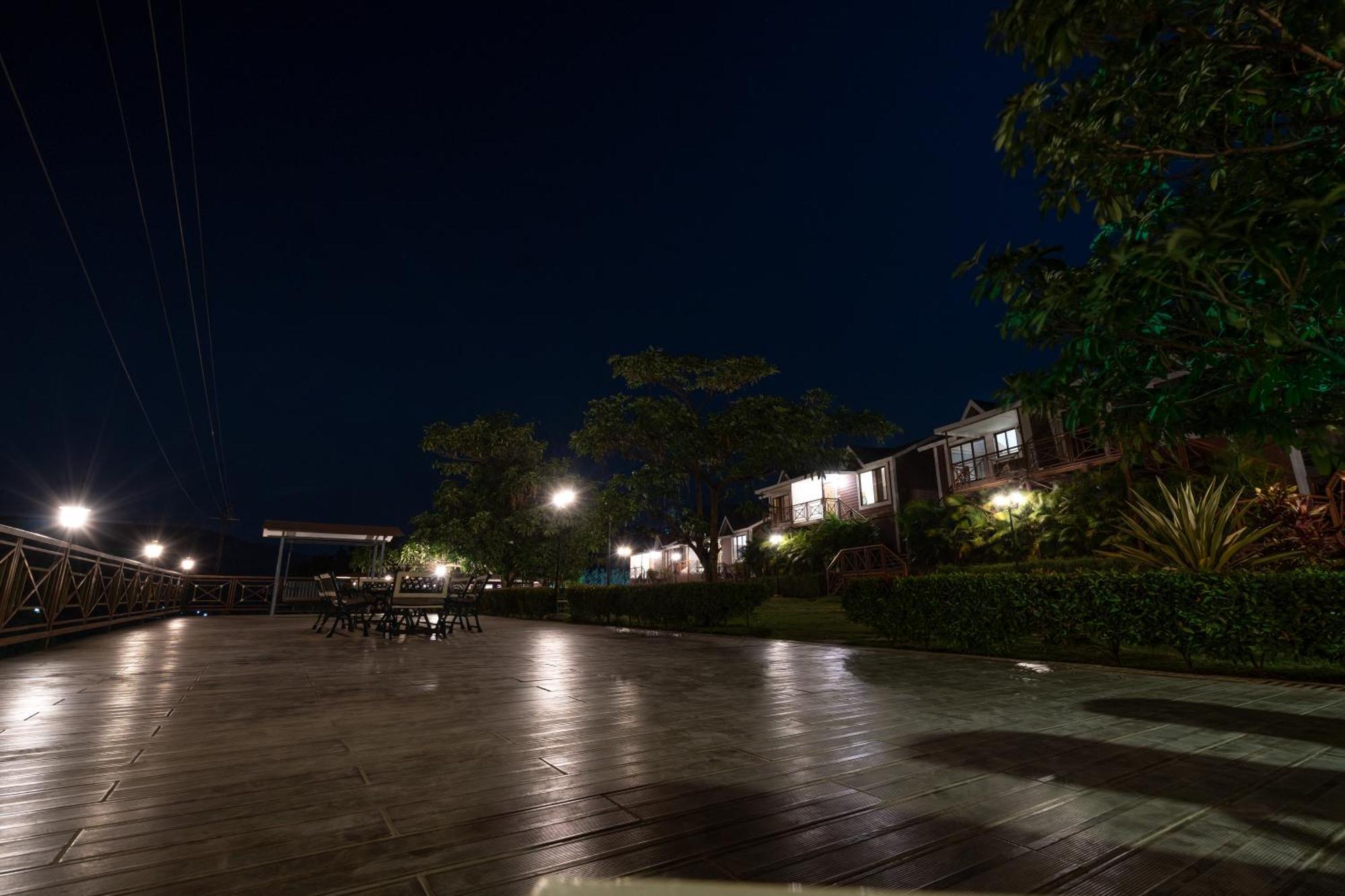 Green Velvet Resort-Near Pawna Lake Lonavala Bagian luar foto