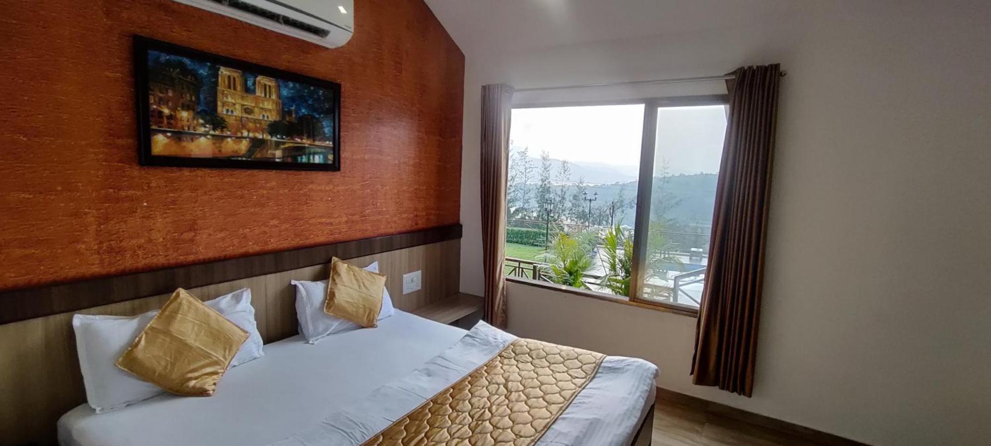 Green Velvet Resort-Near Pawna Lake Lonavala Bagian luar foto